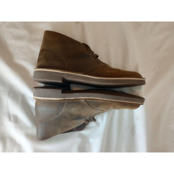 Clarks Chukka Seude Leather Boots Sz 9 M Brown Round Toe Mens Shoes EUC main image 4